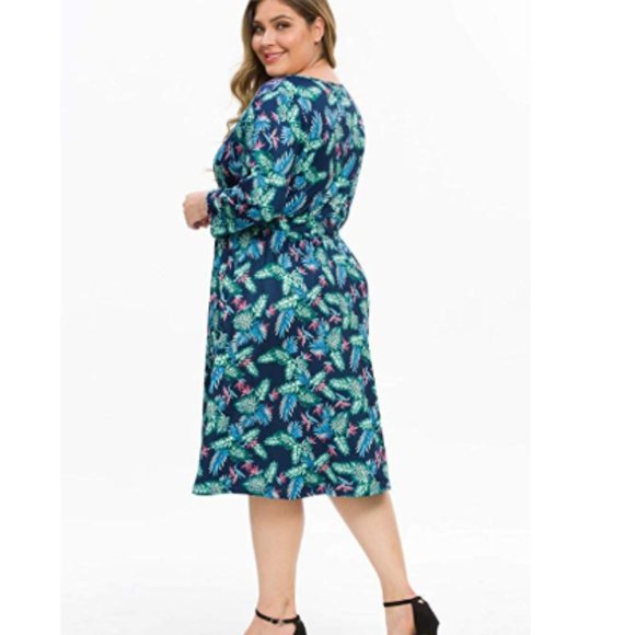 Women's 3/4 Sleeve Plus Size V-Neck Floral Dress - Picture 4 of 5
